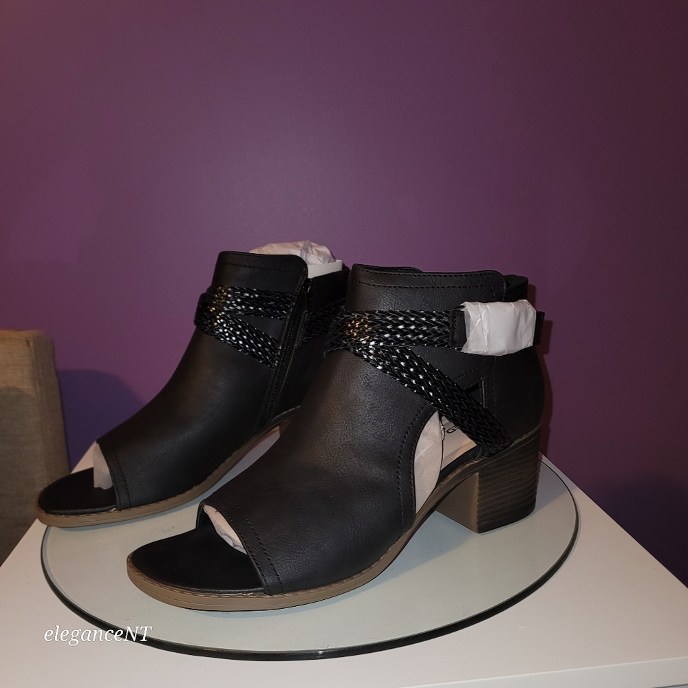 UNR8ED Women's Black Peep-Toe Ankle Boots Sz: 11M NWT - Picture 2 of 7